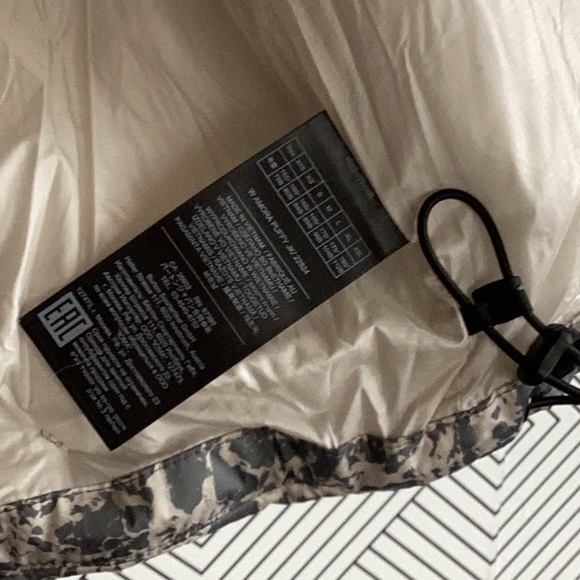 NWT BURTON AMORA PUFFY SNOWBOARD JACKET SIZE L - Picture 5 of 7